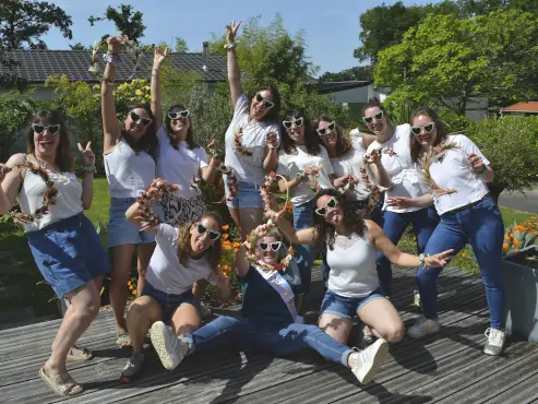 Pour changer de we can doo, profitez d'une animation créative fleurs séchées, herbiers pour un enterrement de vie de jeune fille autour de Clisson, Vertou, Gorges : une idée originale.