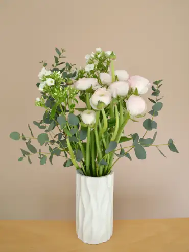 Différent des fleurs séchées, nous créons une histoire empreinte d'Arôm à faire livrer dans vos entreprises à proximité de Gorges, Gétigné et Clisson.
