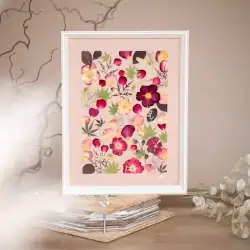 Pour changer des Pivoines,des roses ou bien œillets du jardin d'Alex, offrez un herbier fleuri comme décoration intérieure ou comme cadeau de mariage.